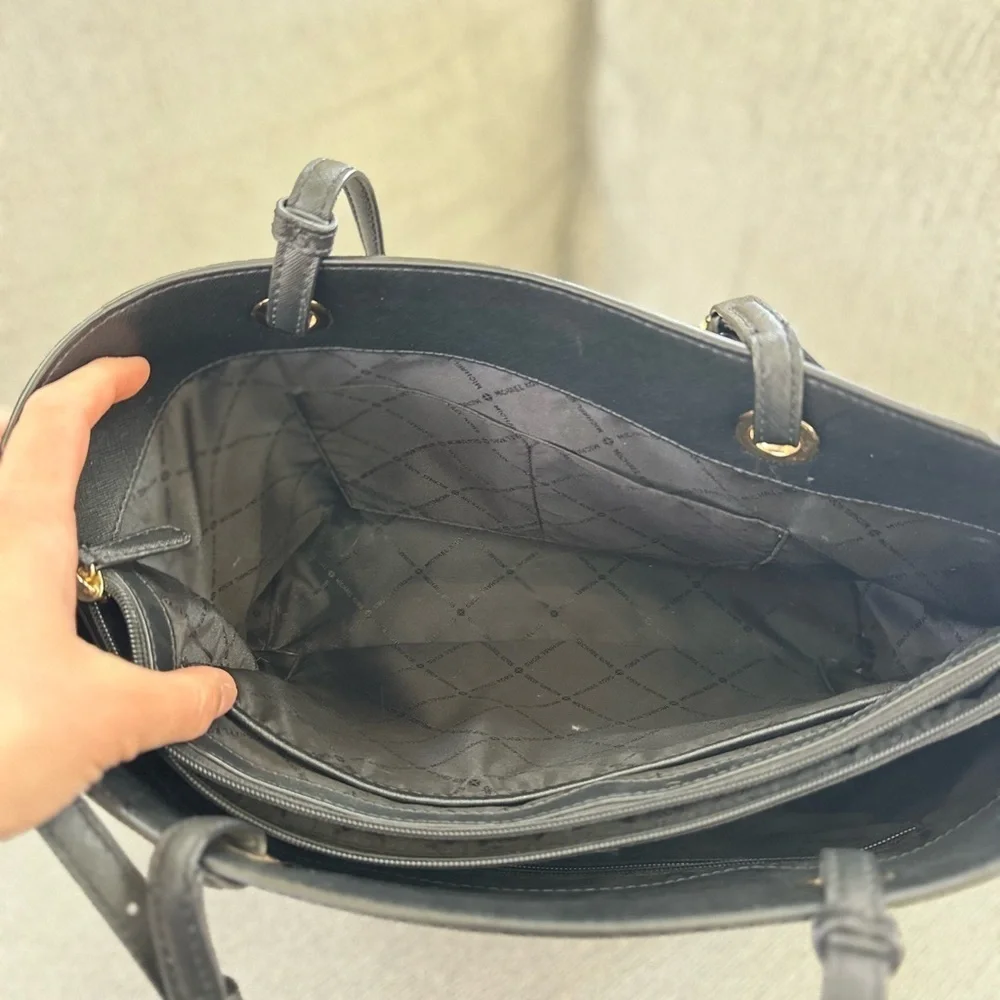 MICHAEL KORS Walsh Saffiano Leather Tote - Picture 12 of 15